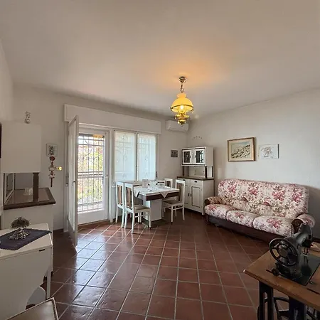 Affitto Turistico Via Bonomea 219-1 *